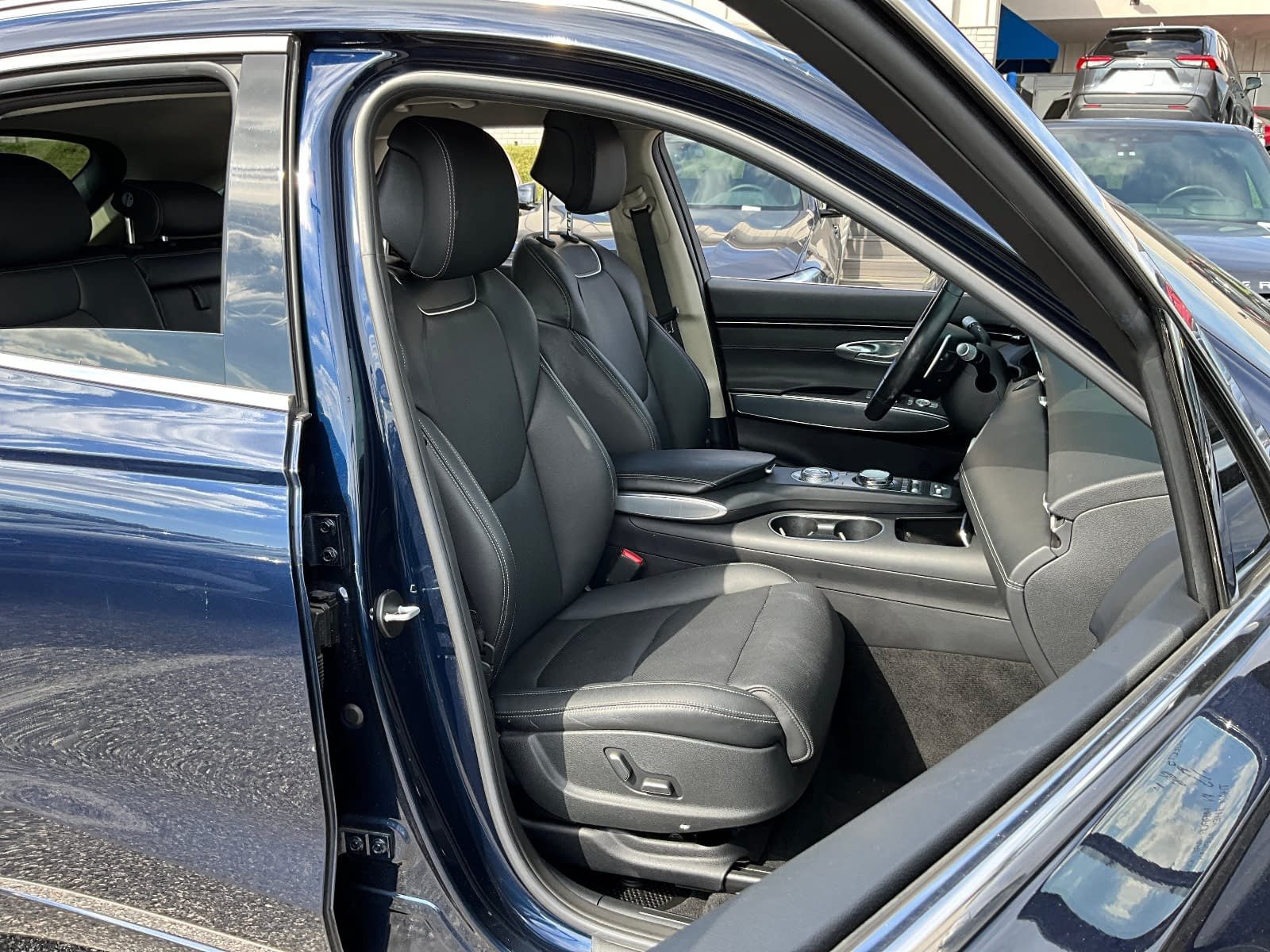 Used 2022 Genesis GV70 2.5T w/ Select Package AWD/4WD image 23