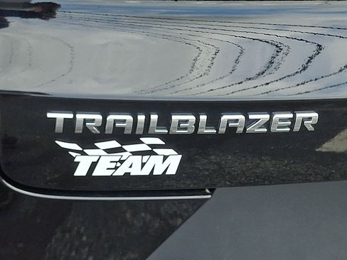 Used 2023 Chevrolet TrailBlazer LT w/ Convenience Package FWD image 32