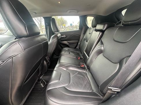 Used 2020 Jeep Cherokee Limited AWD/4WD image 14