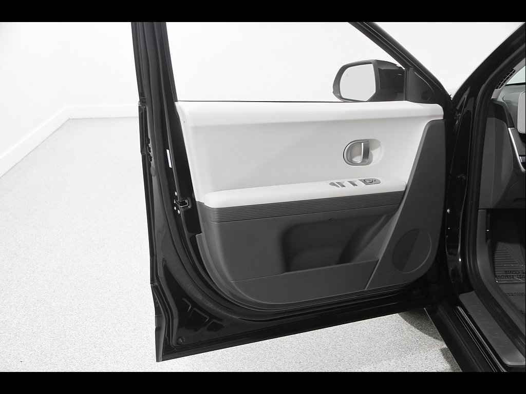 Certified 2024 Hyundai Ioniq 5 SEL RWD image 4