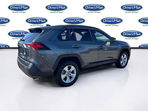 Used 2019 Toyota RAV4 LE image 8