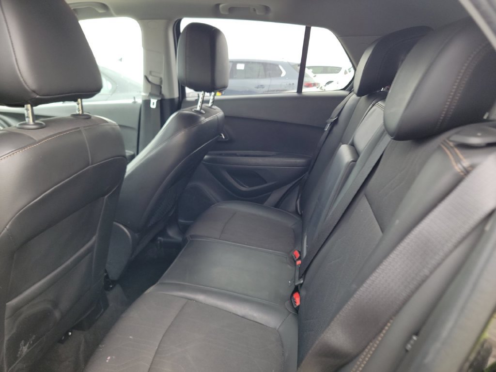 Used 2020 Chevrolet Trax LT w/ Sun & Sound Package AWD/4WD image 6