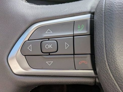 New 2026 Jeep Compass Latitude w/ Sun and Sound Group AWD/4WD image 22