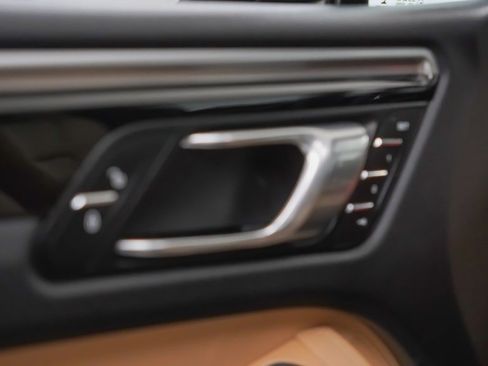 Used 2018 Porsche Macan Sport Edition image 21