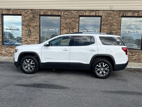 Used 2020 GMC Acadia SLE w/ Driver Convenience Package FWD image 2