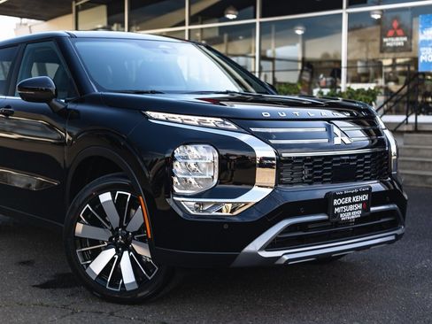 New 2026 Mitsubishi Outlander SE image 3