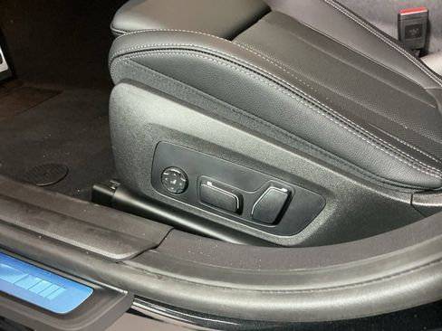 New 2026 BMW 330i Sedan w/ M Sport Package RWD image 20