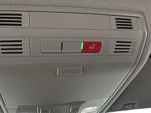 Used 2024 Volkswagen Tiguan S image 30