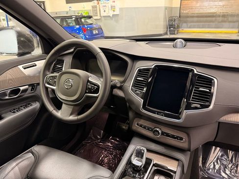 Used 2023 Volvo XC90 B6 Ultimate w/ Protection Package Premier image 30