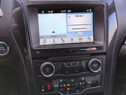 Used 2018 Ford Explorer XLT w/ Equipment Group 202A image 28