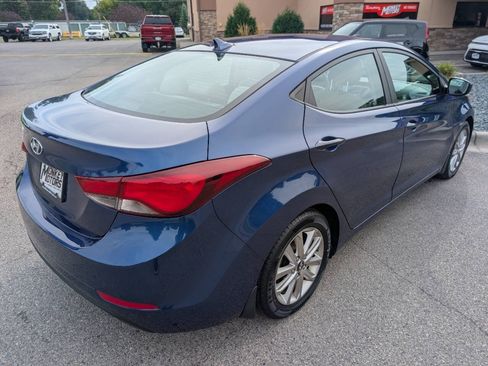 Used 2015 Hyundai Elantra SE w/ Option Group 02 FWD image 9