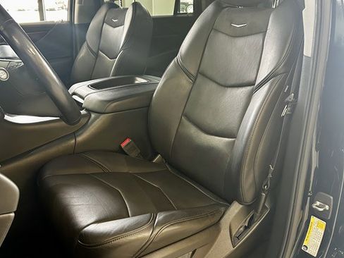 Used 2018 Cadillac Escalade 2WD image 14