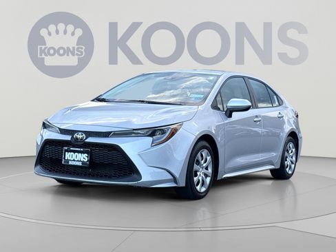 Used 2021 Toyota Corolla LE FWD image 1