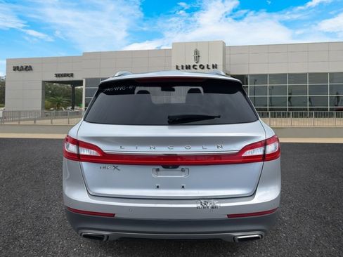 Used 2018 Lincoln MKX Reserve w/ Driver Assistance Package image 4