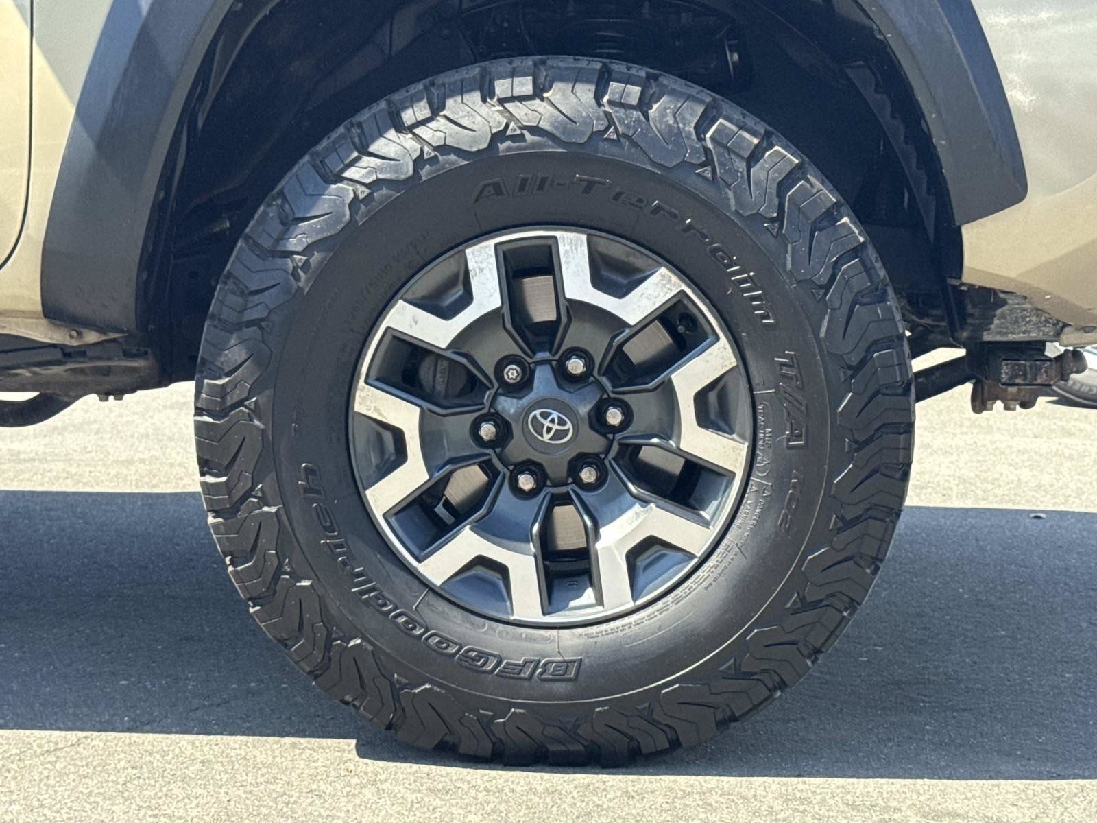 Used 2016 Toyota Tacoma TRD Off-Road w/ Towing Package RWD image 33