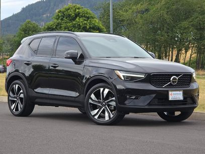 Used 2024 Volvo XC40 B5 Plus w/ Protection Package Premier