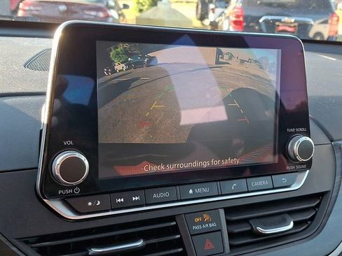 Used 2023 Nissan Altima 2.5 SV FWD image 18