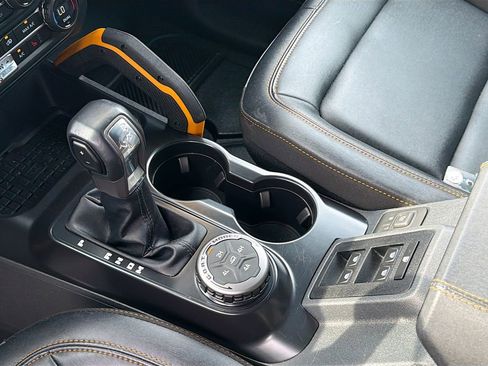 Used 2024 Ford Bronco Badlands image 26