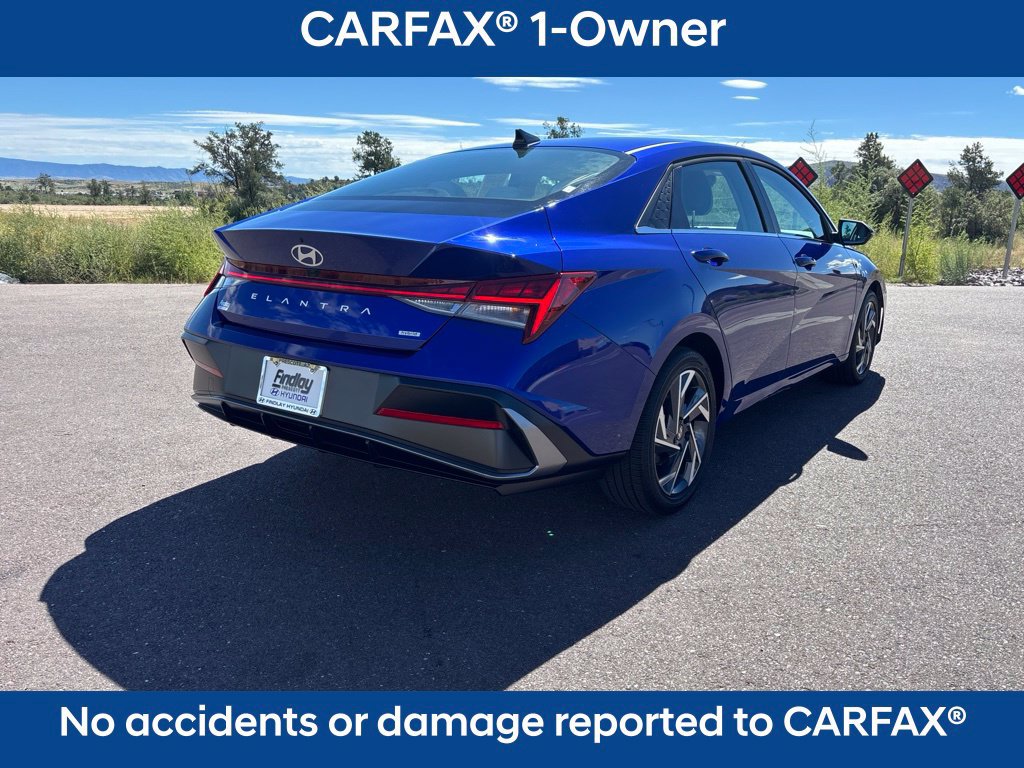 Certified 2025 Hyundai Elantra Limited FWD image 3