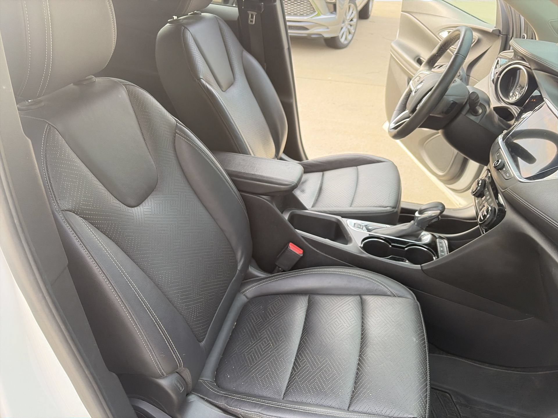Used 2020 Buick Encore GX Essence w/ Advanced Technology Package AWD/4WD image 30