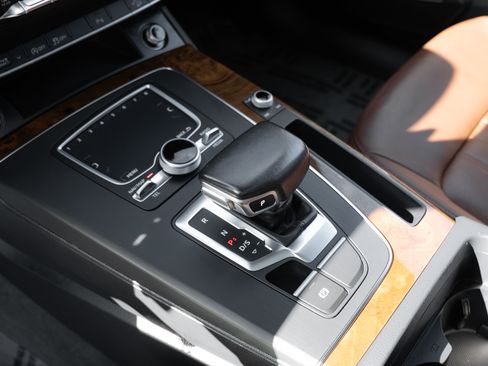 Used 2018 Audi Q5 2.0T Premium Plus w/ Premium Plus Package image 19