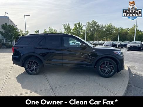 Used 2025 Ford Explorer ST-Line w/ ST-Line Street Pack AWD/4WD image 2