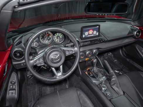 Used 2023 MAZDA MX-5 Miata Grand Touring RWD image 18