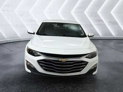 Used 2024 Chevrolet Malibu LT image 2