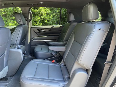 Used 2026 Chevrolet Traverse LT w/ Sun and Wheel Package FWD image 37