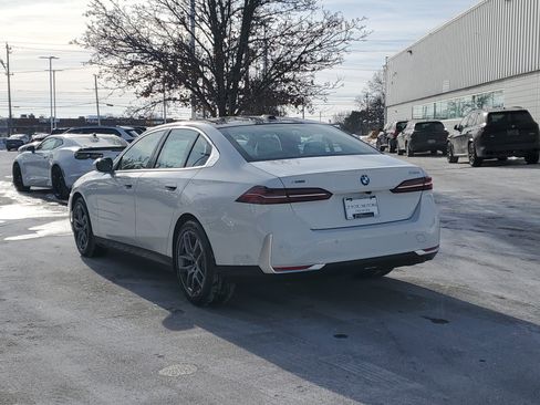 New 2026 BMW 530i xDrive 530i xDrive w/ Premium Package image 2