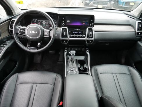 Used 2022 Kia Sorento S image 10