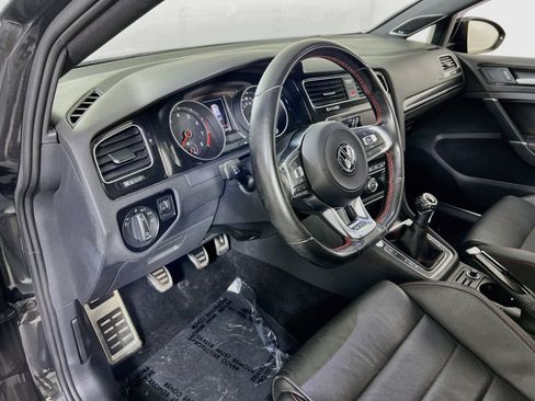 Used 2017 Volkswagen GTI SE FWD image 9