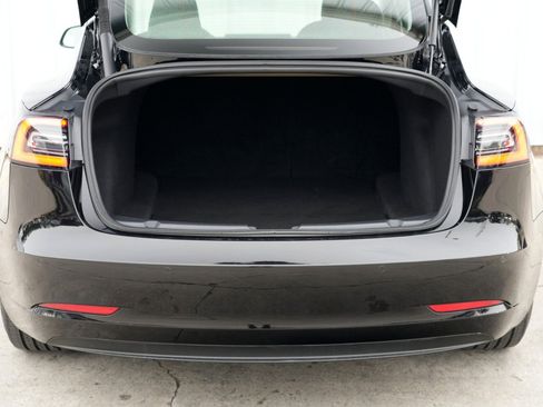 Used 2022 Tesla Model 3 Performance image 10