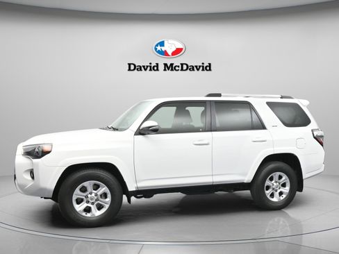 Used 2022 Toyota 4Runner SR5 Premium w/ Moonroof Package image 5