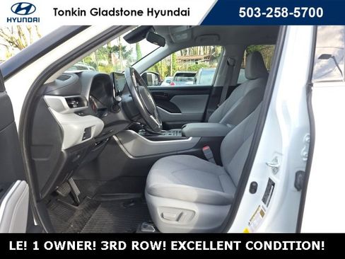 Used 2021 Toyota Highlander LE image 9
