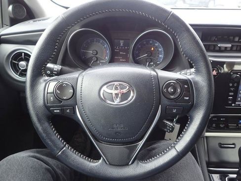 Used 2018 Toyota Corolla iM w/ Carpet Mat Package (TMS) FWD image 14