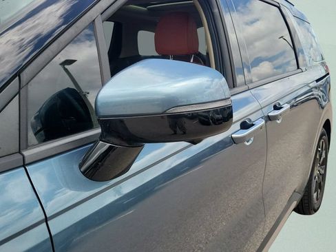 Used 2024 Kia Carnival SX Prestige FWD image 27