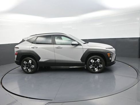 Used 2025 Hyundai Kona SEL AWD/4WD image 15