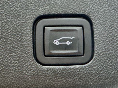 Used 2020 Cadillac XT6 Premium Luxury AWD/4WD image 31