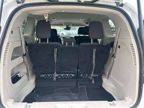 Used 2024 Chrysler Voyager LX FWD image 18