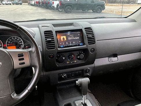 Used 2008 Nissan Xterra SE w/ Supplemental Air Bag Pkg image 9
