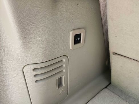 Used 2013 Ford Expedition Limited image 34