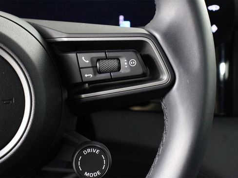 Used 2025 Porsche Taycan image 15