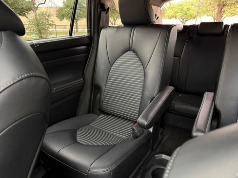 Used 2025 Toyota Highlander XSE AWD/4WD image 42