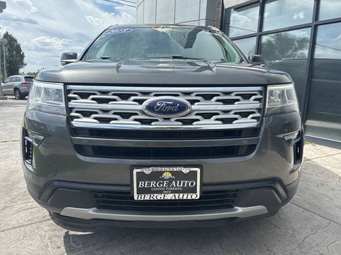 Used 2018 Ford Explorer XLT w/ Equipment Group 201A AWD/4WD image 2
