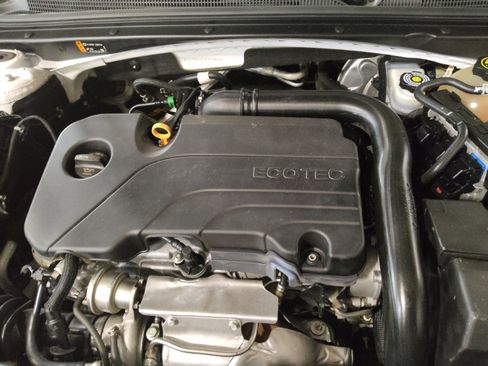Used 2020 Chevrolet Malibu LT FWD image 30