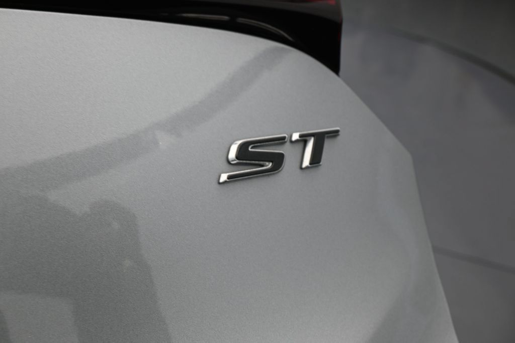 Used 2024 Buick Encore GX Sport Touring FWD image 31