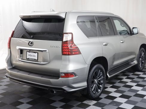 Used 2022 Lexus GX 460 Premium w/ Accessory Package image 21