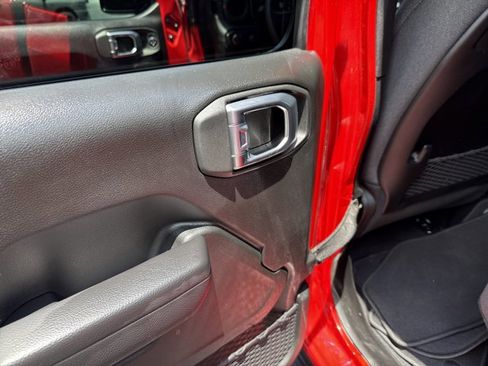 Certified 2024 Jeep Gladiator Rubicon image 30