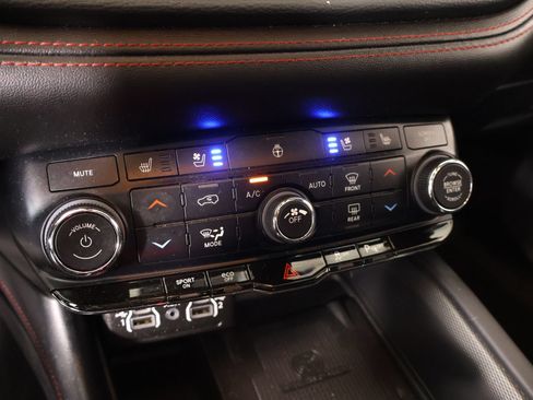 Used 2024 Dodge Durango R/T AWD/4WD image 8